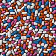 如果要服用补益药物来提高免疫力那我们应该选择什么类型的补益药物？